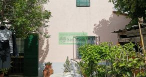 Terratetto con resede recintata e garage