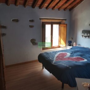 Porzione di colonica con 2.900 mq di terreno