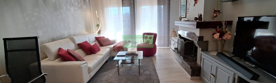Villa bifamiliare autosufficiente con giardino